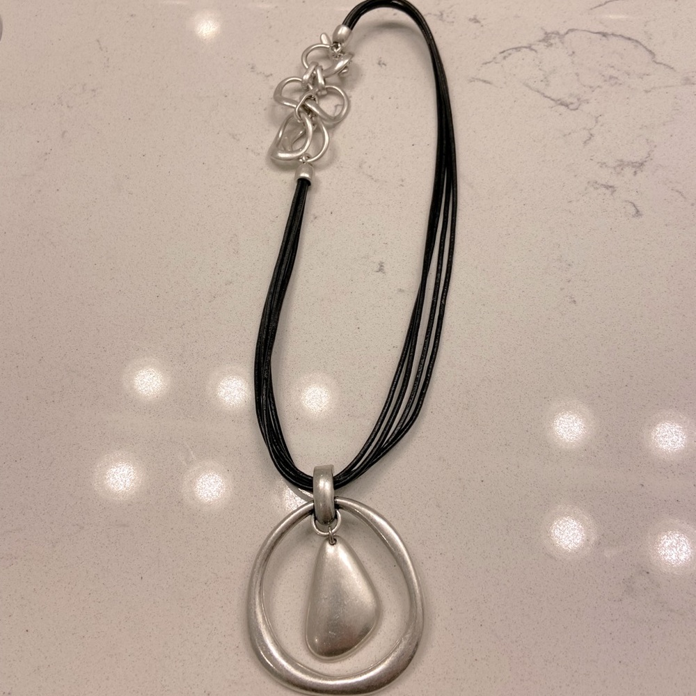 CHUNKY PENDANT